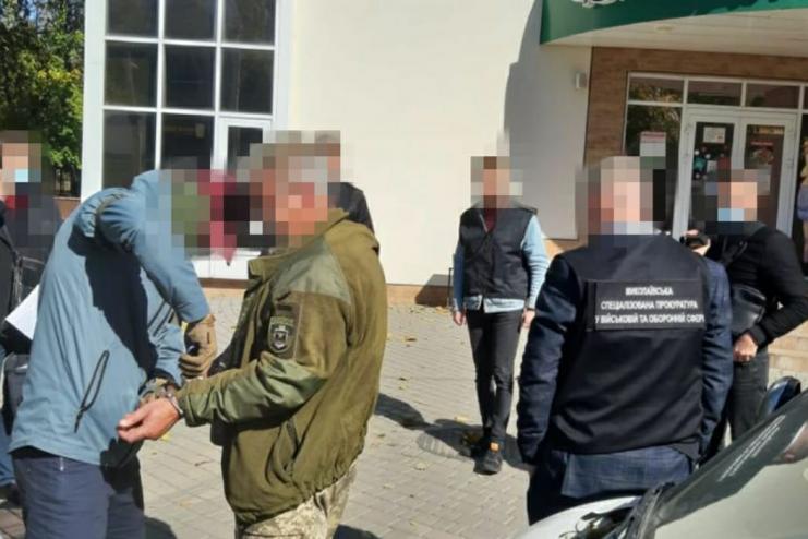 Талони на пальне за відстрочку від призова: затримано начальника відділу РТЦК та СП
